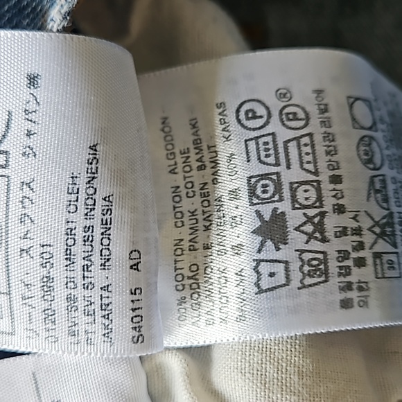 LEVI'S - classic pure cotton 501 jean shorts with rolled hems - Picture 4 of 5